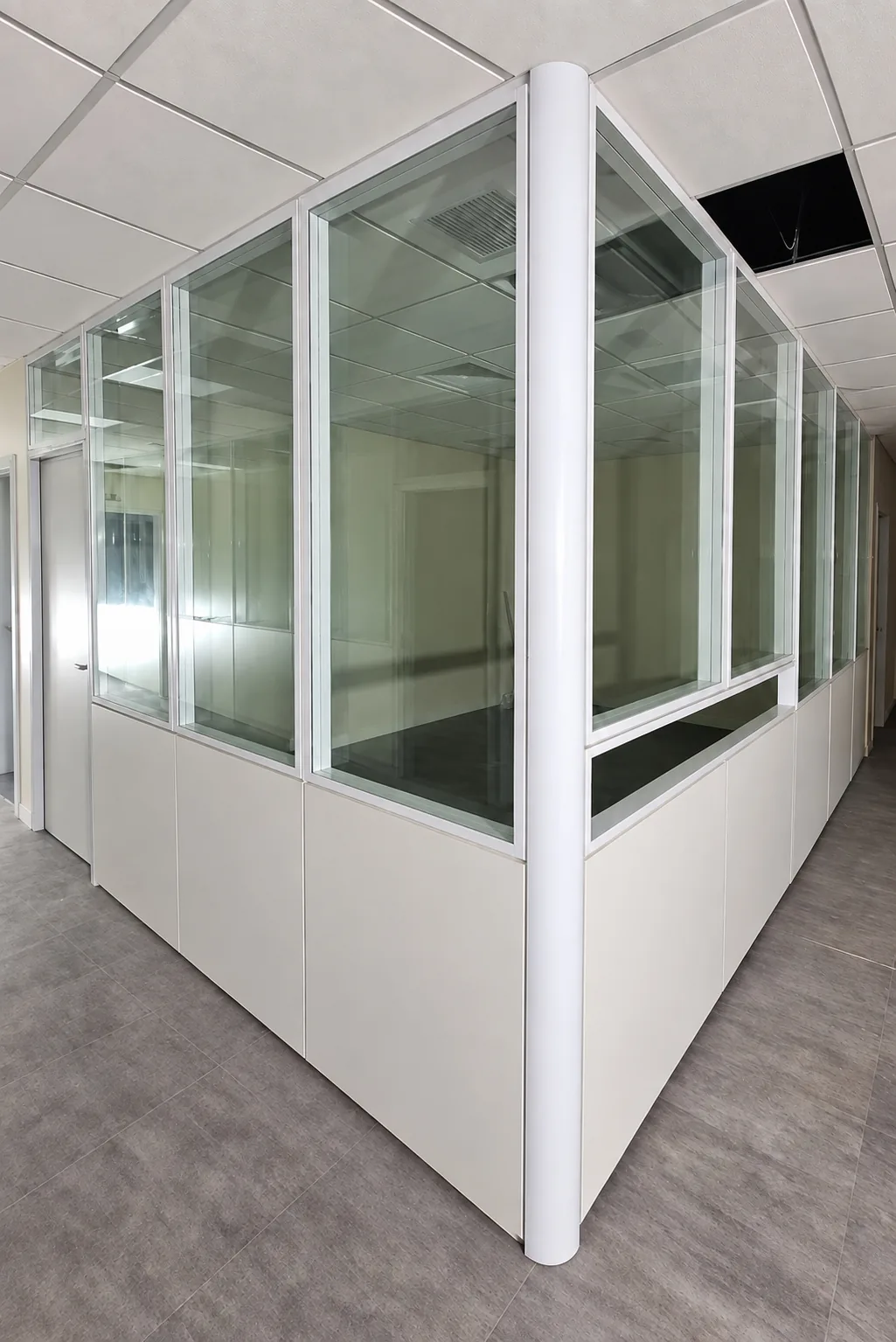 Solid 90mm — aplicação em ambiente corporativo, vista 8